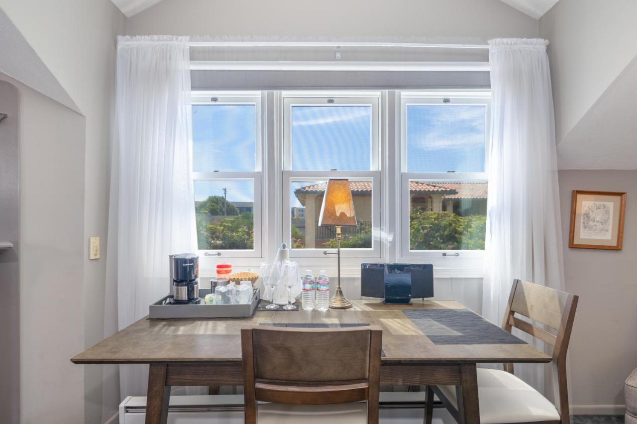 Nantucket Whale Inn, Half Moon Bay Buitenkant foto